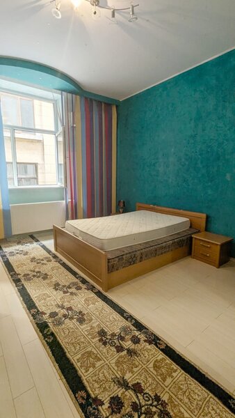 Metrou Universitate, Izvor, 3 camere 70 mp in bloc, Centrala Proprie, AC